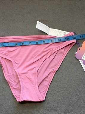 Yurt by Fabletics stretchy fit dipped bikini underwear small